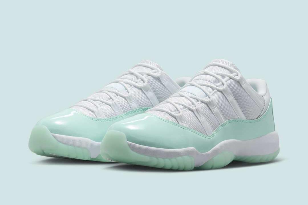 Air Jordan 11 Low WMNS "Igloo" AH7860-103