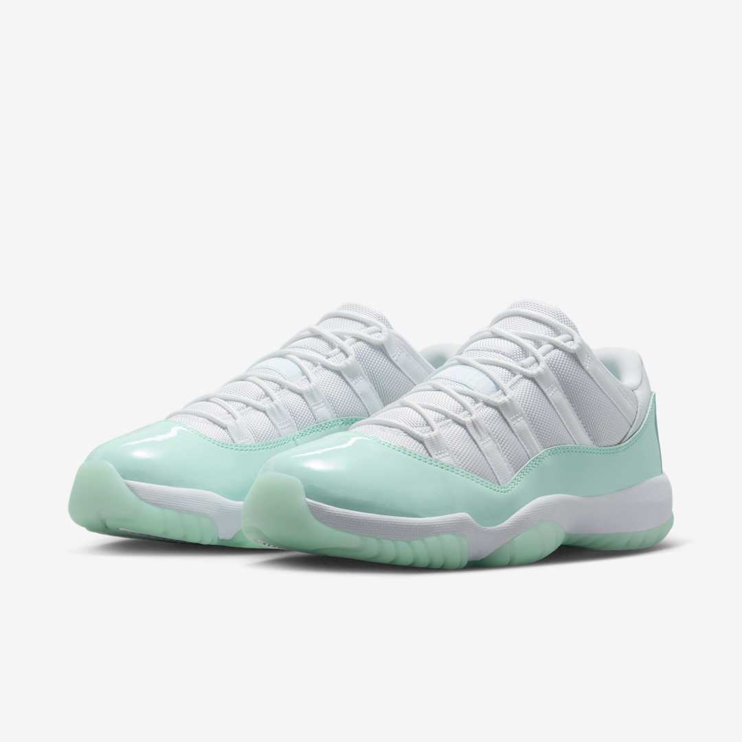 Air Jordan 11 Low WMNS "Igloo" AH7860-103