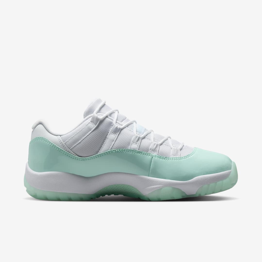 Air Jordan 11 Low WMNS "Igloo" AH7860-103
