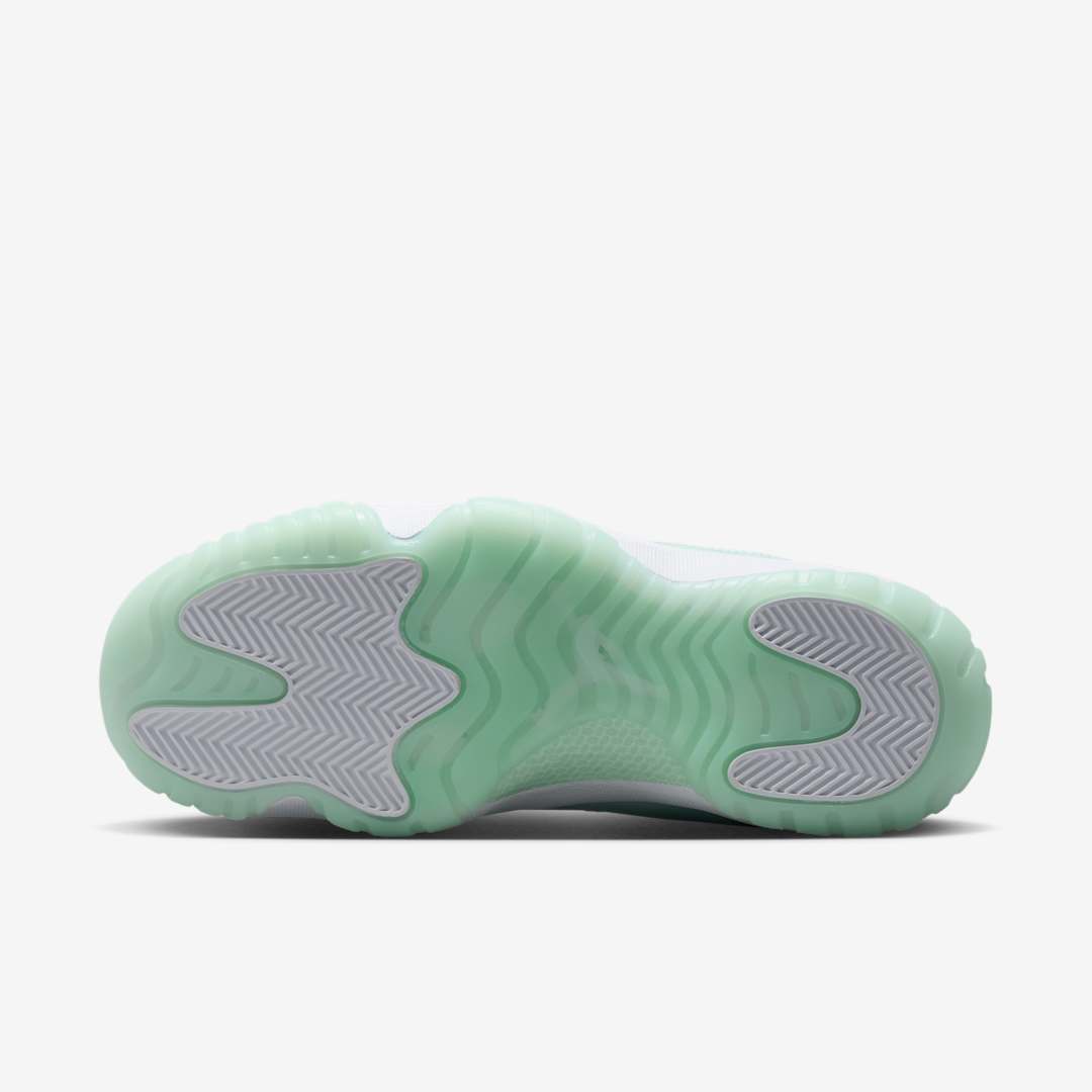 Air Jordan 11 Low WMNS "Igloo" AH7860-103